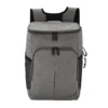 Mochila Cooler RIBERA en color negro con compartimentos visibles, bolsillos laterales de red y correas acolchadas