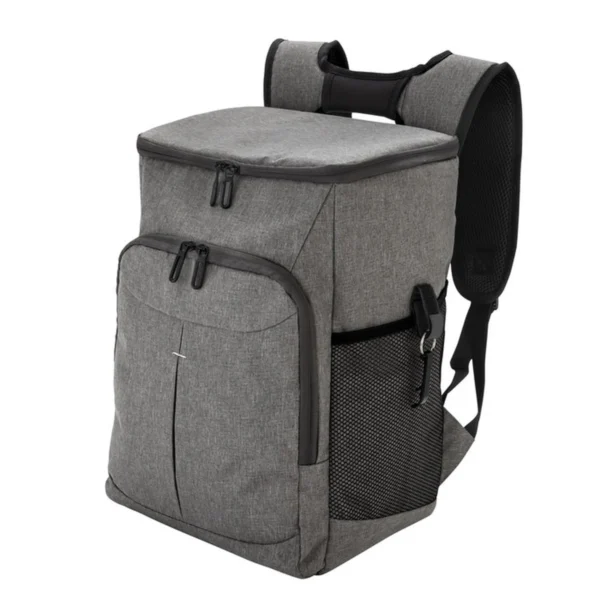 Mochila Cooler RIBERA en color negro con compartimentos visibles, bolsillos laterales de red y correas acolchadas