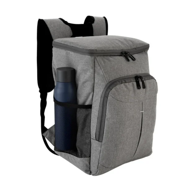 Mochila Cooler RIBERA en color negro con compartimentos visibles, bolsillos laterales de red y correas acolchadas