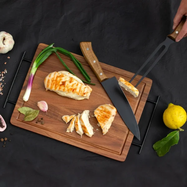 Set de Asado / BBQ BRANGUS. Set de asado con tabla de madera de acacia, cuchillo y tenedor de acero inoxidable en caja kraft