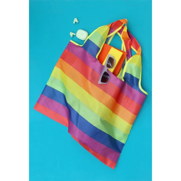 Bolsa Pride reutilizable con diseño arcoíris y espacio para logotipo corporativo, vista frontal