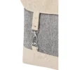 Mochila Natty de algodón reciclado con compartimento principal, broches metálicos y asas ajustables para hombro