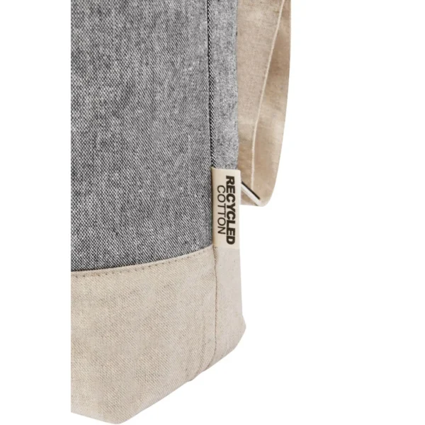 Mochila Natty de algodón reciclado con compartimento principal, broches metálicos y asas ajustables para hombro