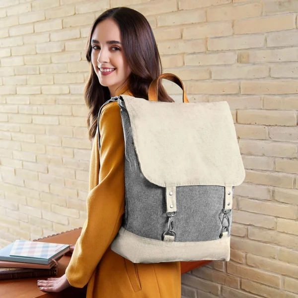 Mochila Natty de algodón reciclado con compartimento principal, broches metálicos y asas ajustables para hombro