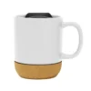 Taza sublimable MIKA de cerámica gres con tapa negra, base de corcho y acabado mate, capacidad 380 ml