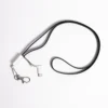 Cable Cargador LIXUS de silicón en blanco y negro con conectores para Android y iOS y clip porta gafete