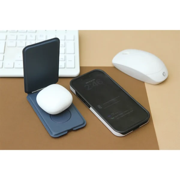Cargador 3 en 1 Borjomi plegable en curpiel con superficie magnética para celular, base para audífonos y área de c — vista 03
