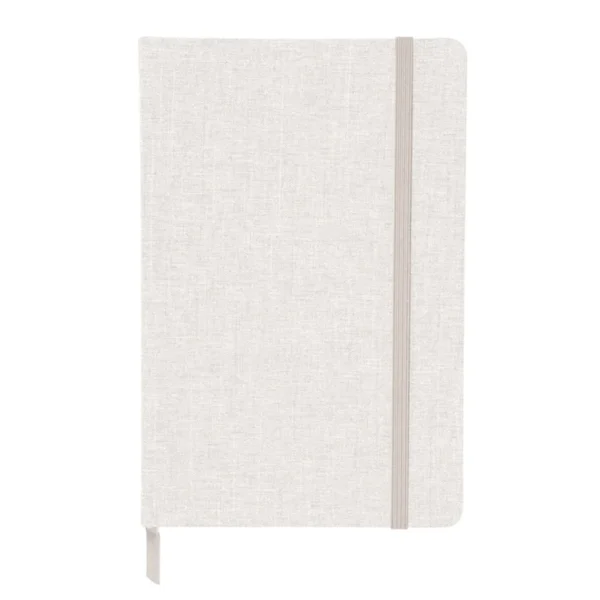 Libreta PETRA con tapa de RPET 300D en color negro, banda elástica de cierre y 80 hojas rayadas de papel crema — vista 08