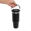 Mug térmico RODAS de doble pared sellado al vacío, 880 ml, acabado powder coat mate con asa metálica y tapa 2 en 1